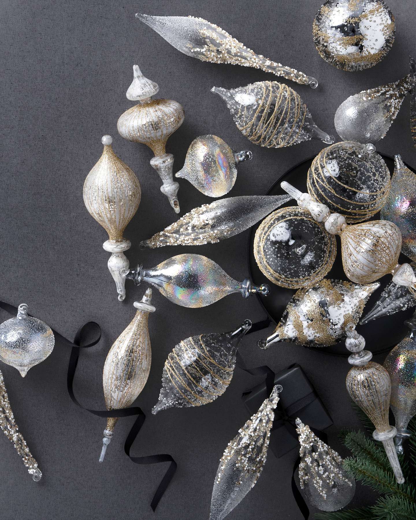 Balsam Hill Winter White Glass Bauble Set Classic Glow