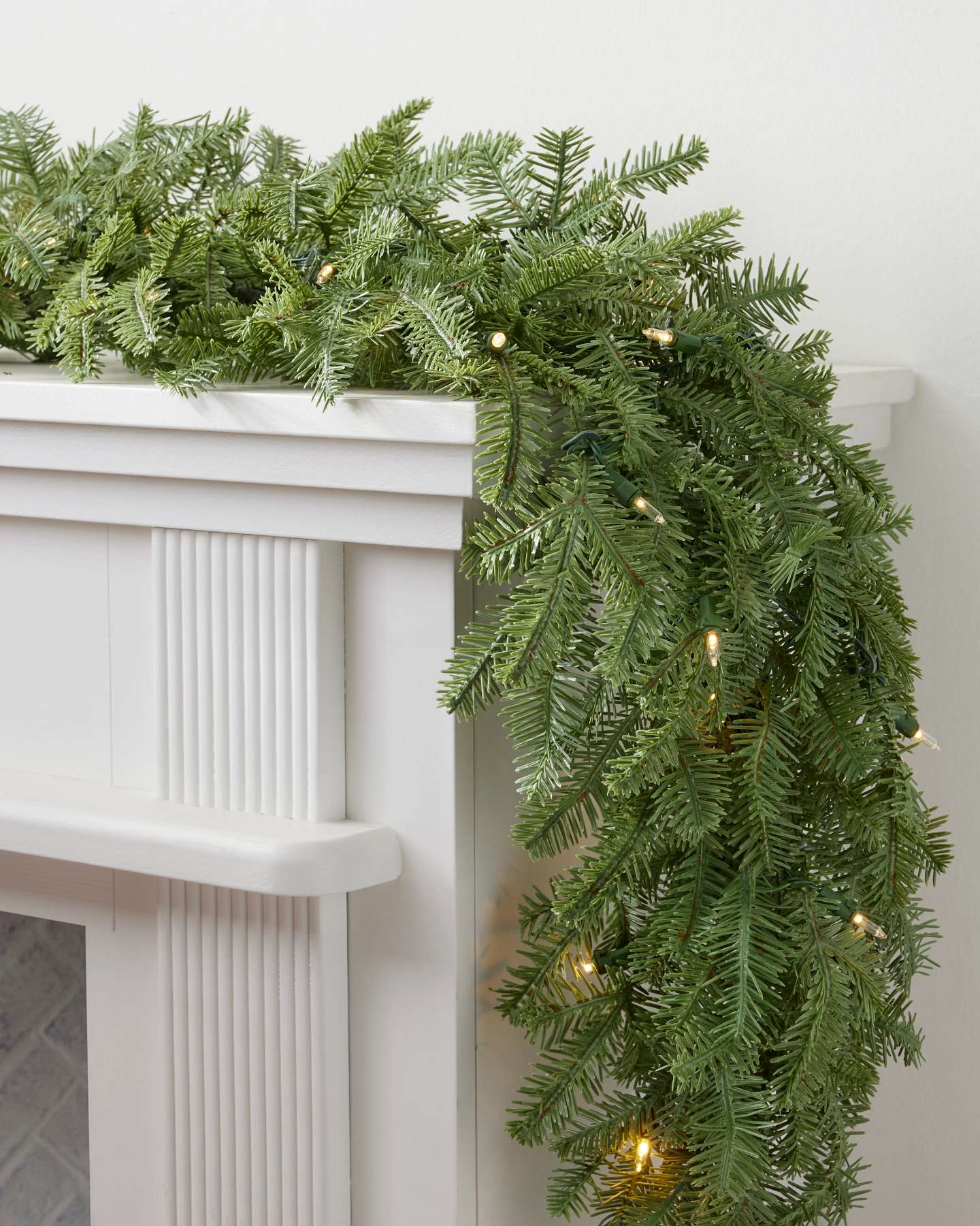 Balsam Hill Balsam Fir Artificial Christmas Garland 10-Foot Clear Lights Display