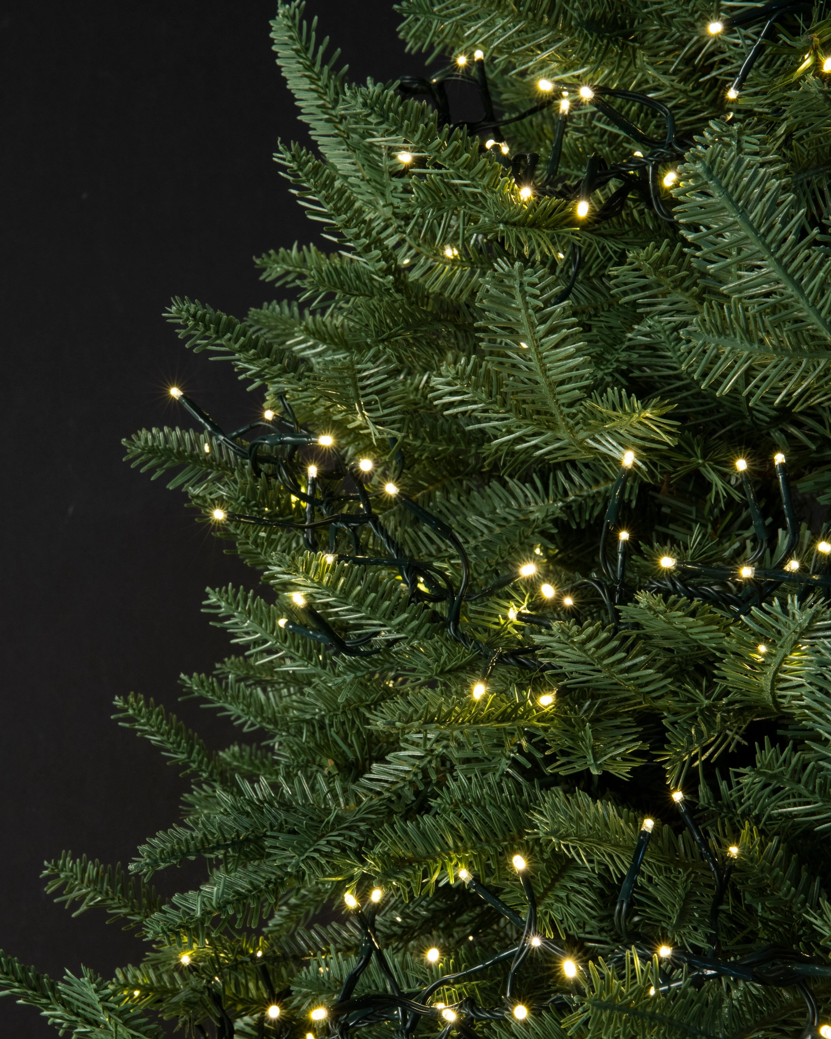 How to string lights on a christmas tree deals