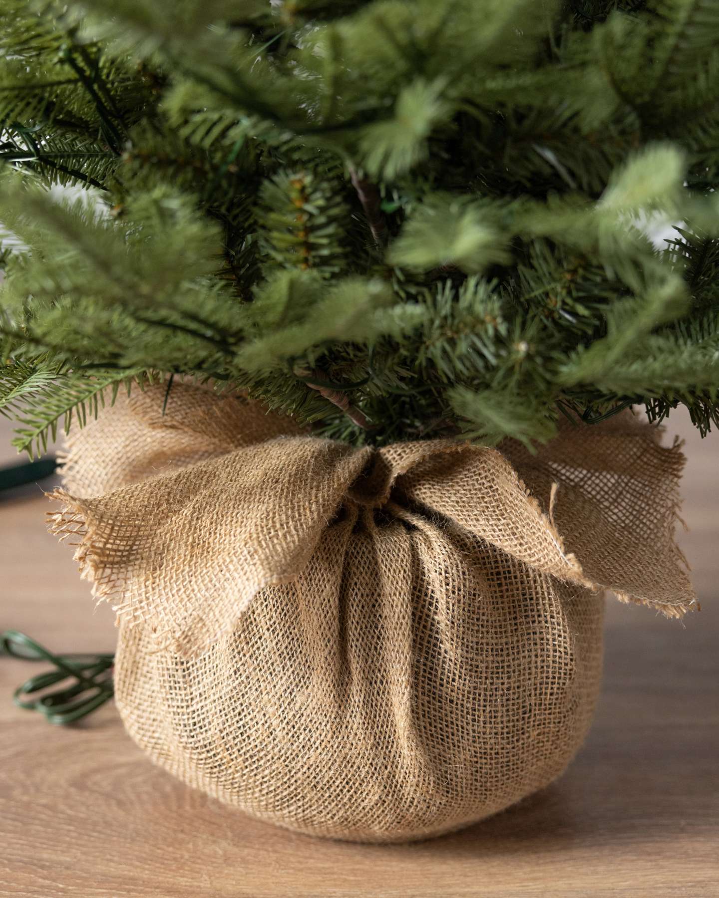 Balsam Hill Balsam Fir Tabletop Artificial Christmas Tree with Burlap Base Special Feature Showing Tree Stand