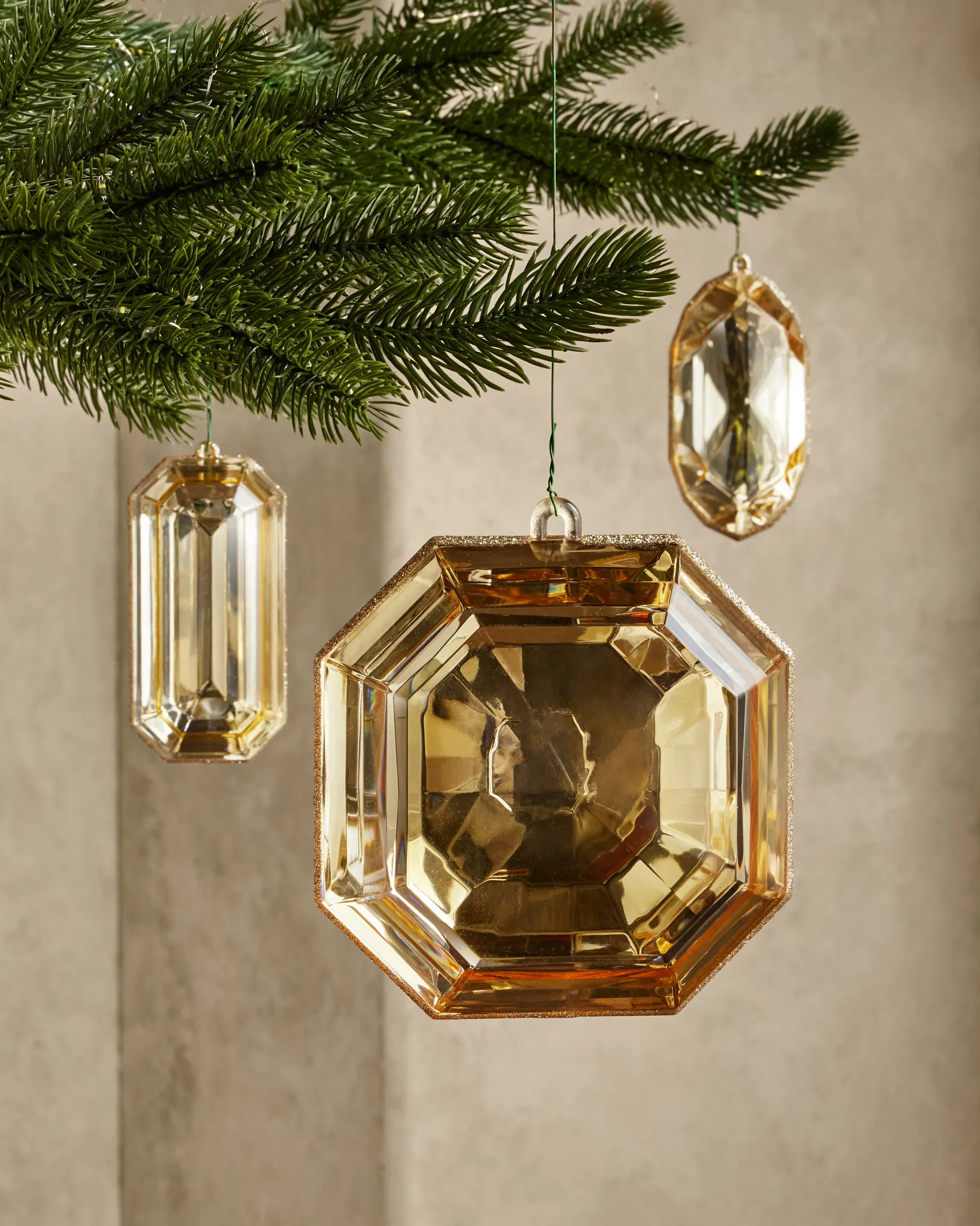 Christmas Jewel Shatter-Resistant Ornaments | Balsam Hill Business