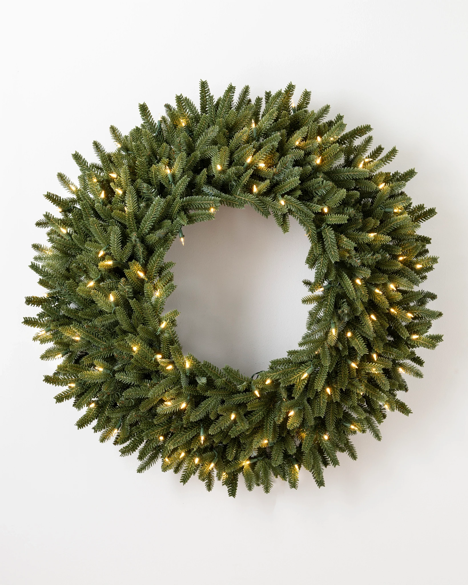 BH Fraser Fir Wreath LED Clear by Balsam Hill SSC
