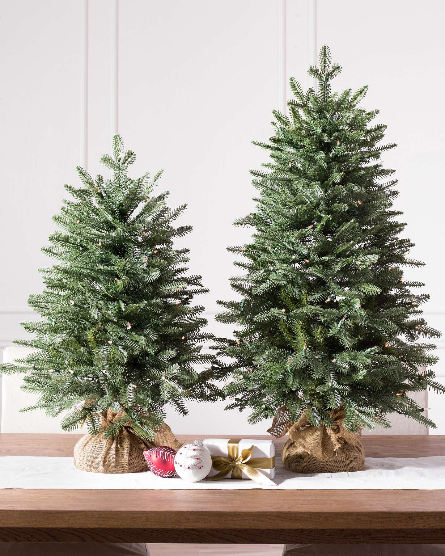 Balsam Hill Balsam Fir Tabletop Artificial Christmas Tree with Burplap Base Tabletop Display