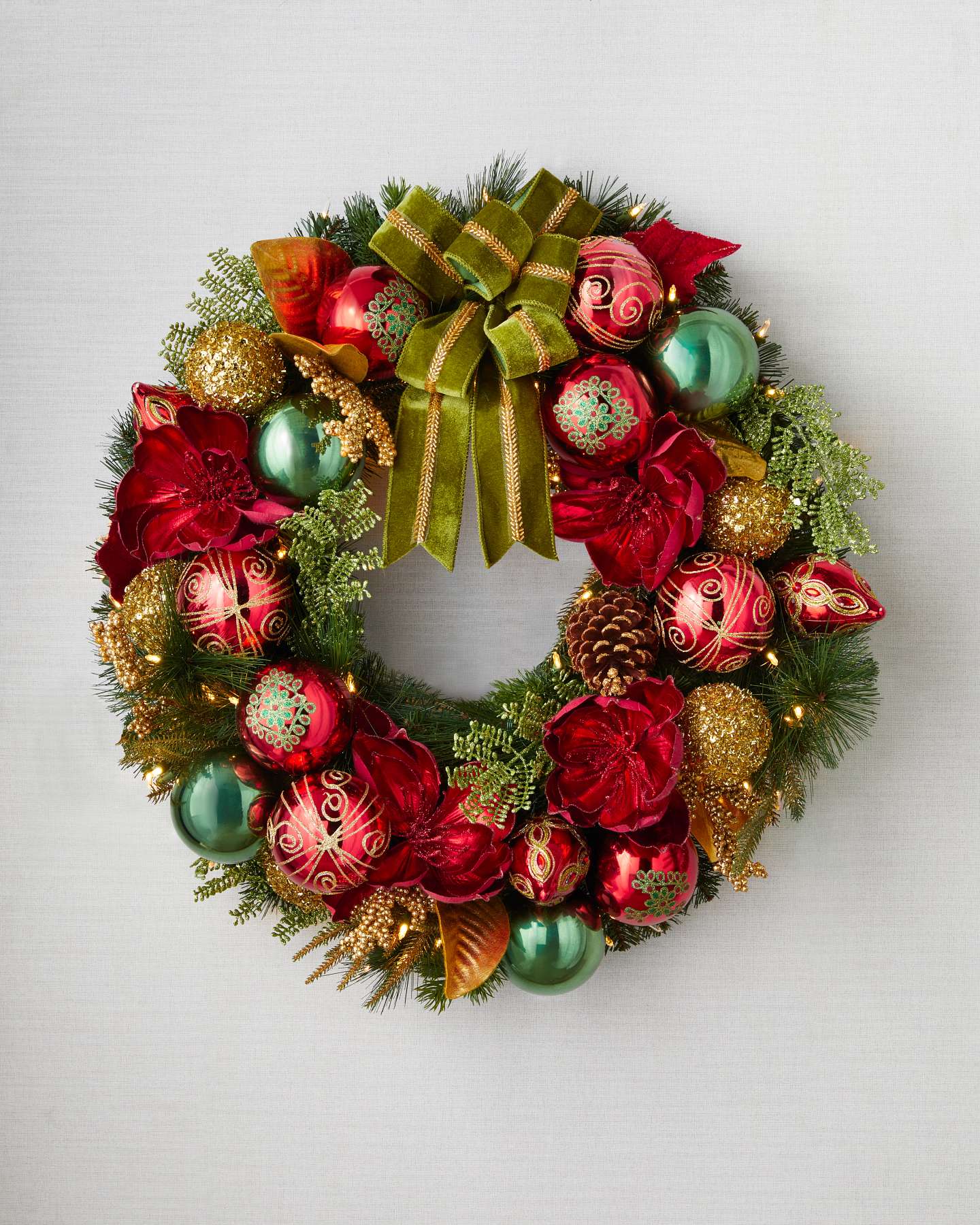 28" Outdoor Holiday Grandeur Wreath