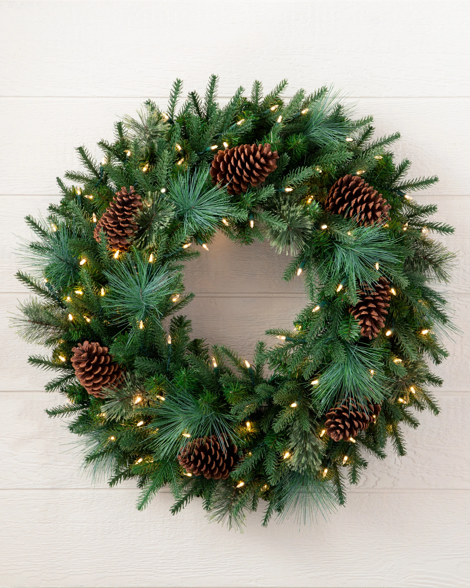 Outdoor Mixed Evergreen Wreath