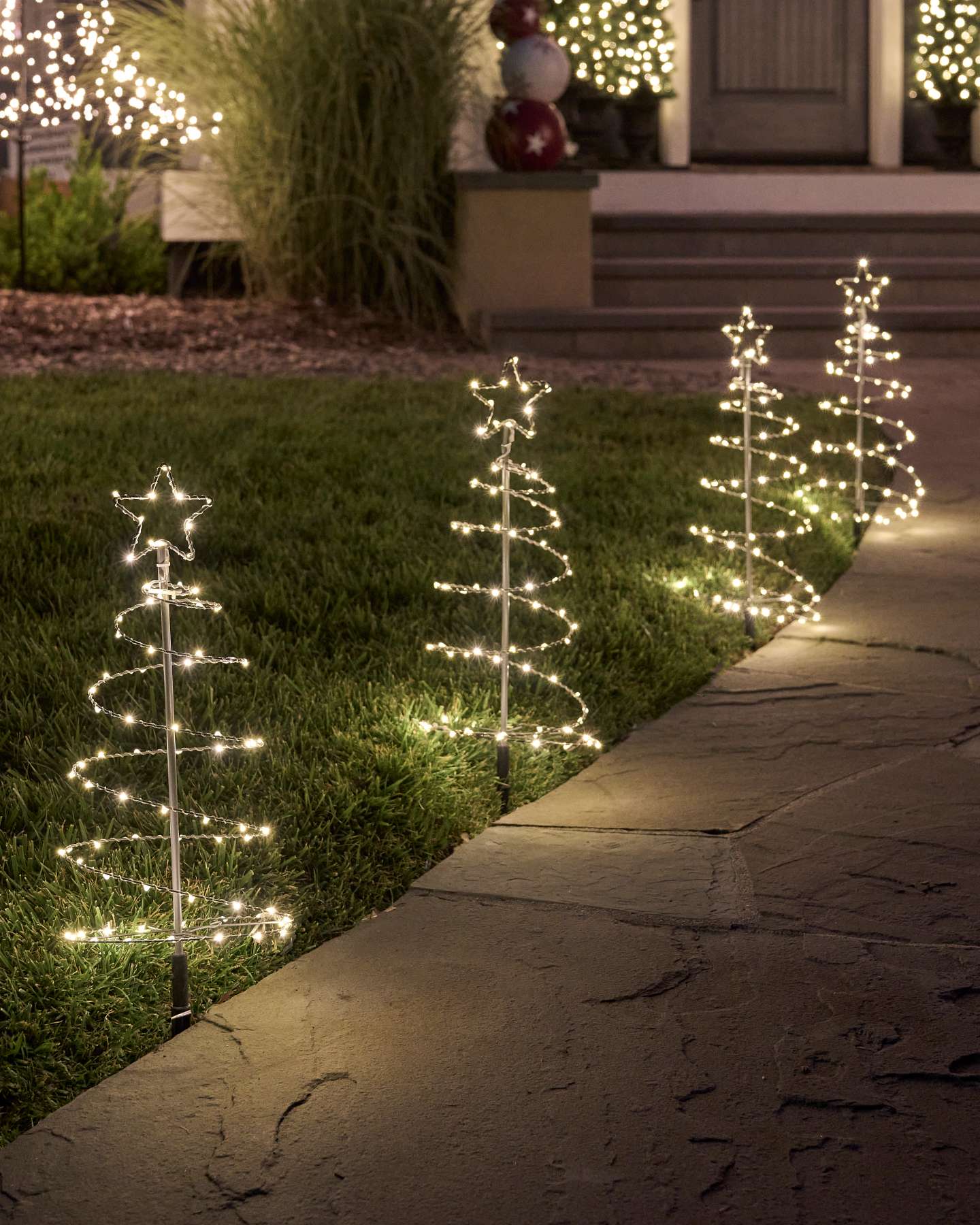 Balsam Hill Outdoor Spiral Artificial Christmas Tree Pathway Lights Set of 4 Display