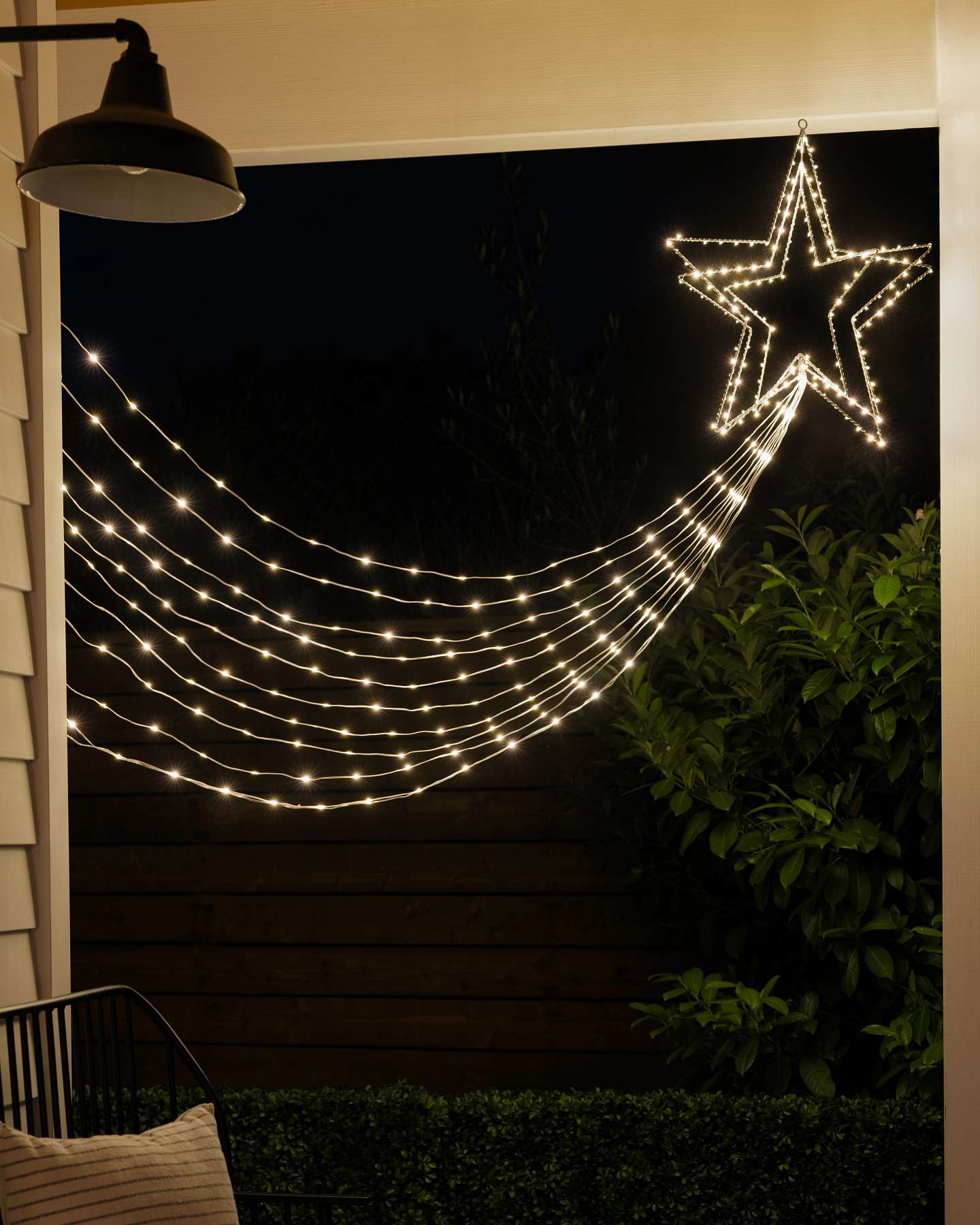 9.5ft Outdoor Lit Shooting Star by Balsam Hill SSC