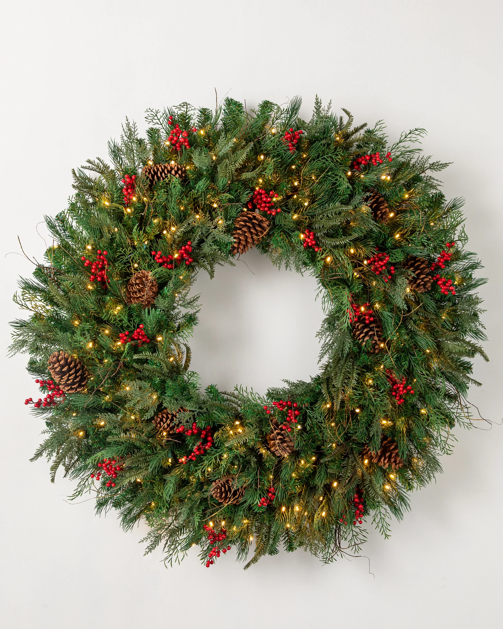 Outdoor Red Berry Pine Wreath