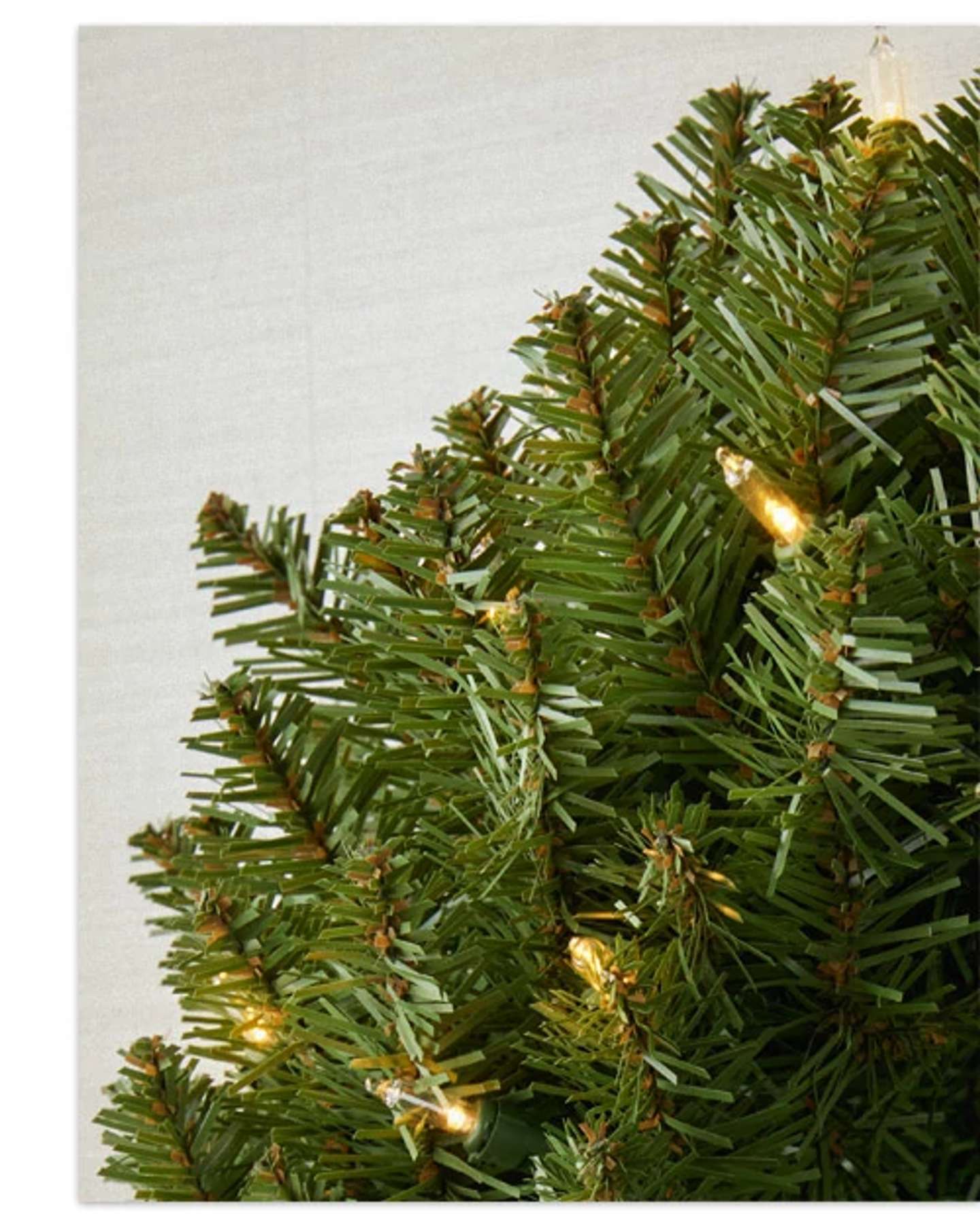 Balsam Hill Double Sided Berkshire Mountain Artificial Christmas Wreath Product Display