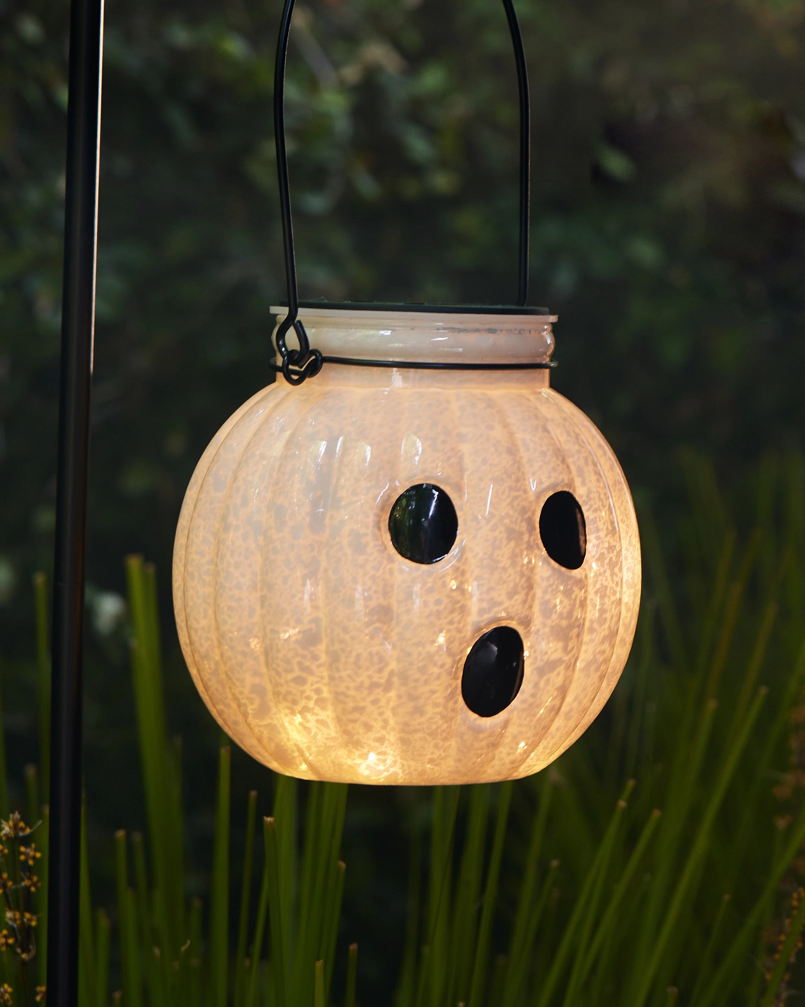 Solar Halloween Decorations 6-Pack Solar Halloween Ghost Lights - Outdoor  Pathway Decor With 8 Lighting Modes Outdoor Ghost Decorations, image size:1638x2048