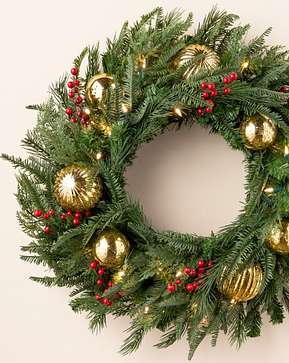 Outdoor Pine Peak Holiday Wreath Outdoor Pine Peak Holiday Wreath