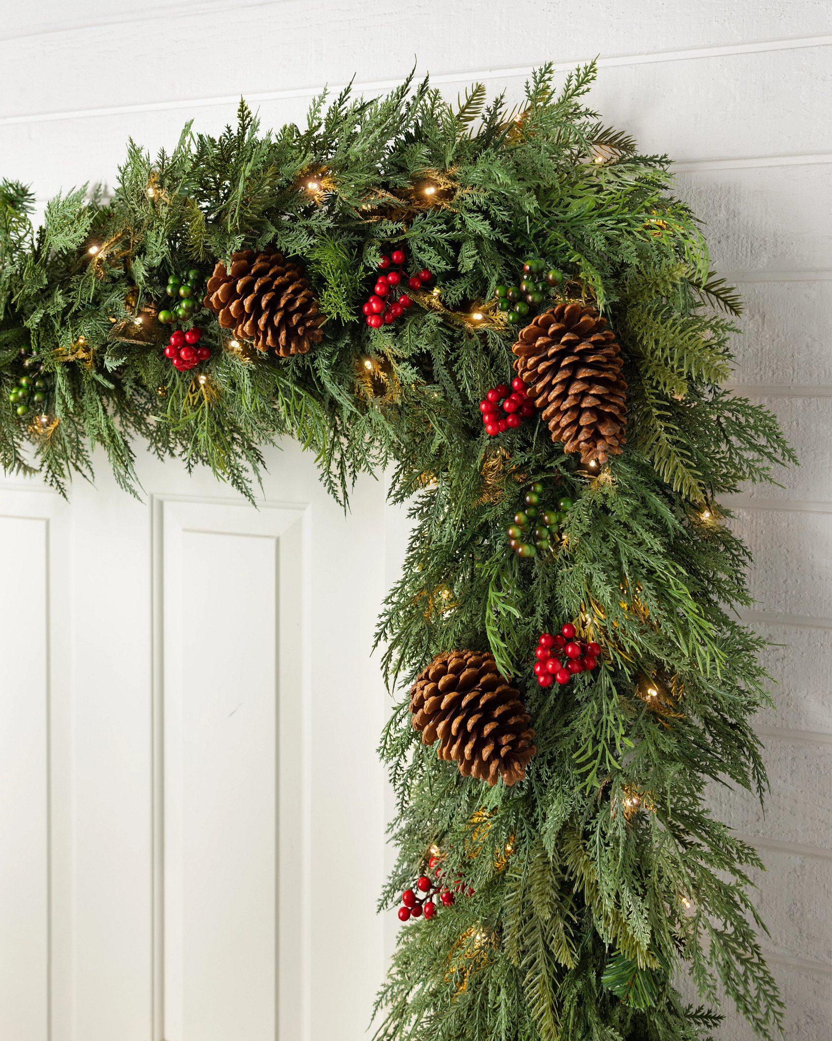 Outdoor Winter Evergreen Garland