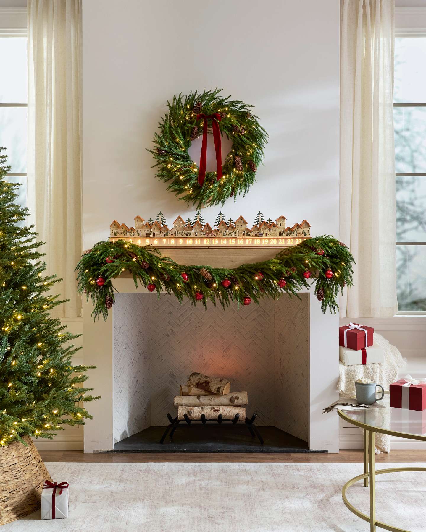 Real-Feel® Pinecone Garland