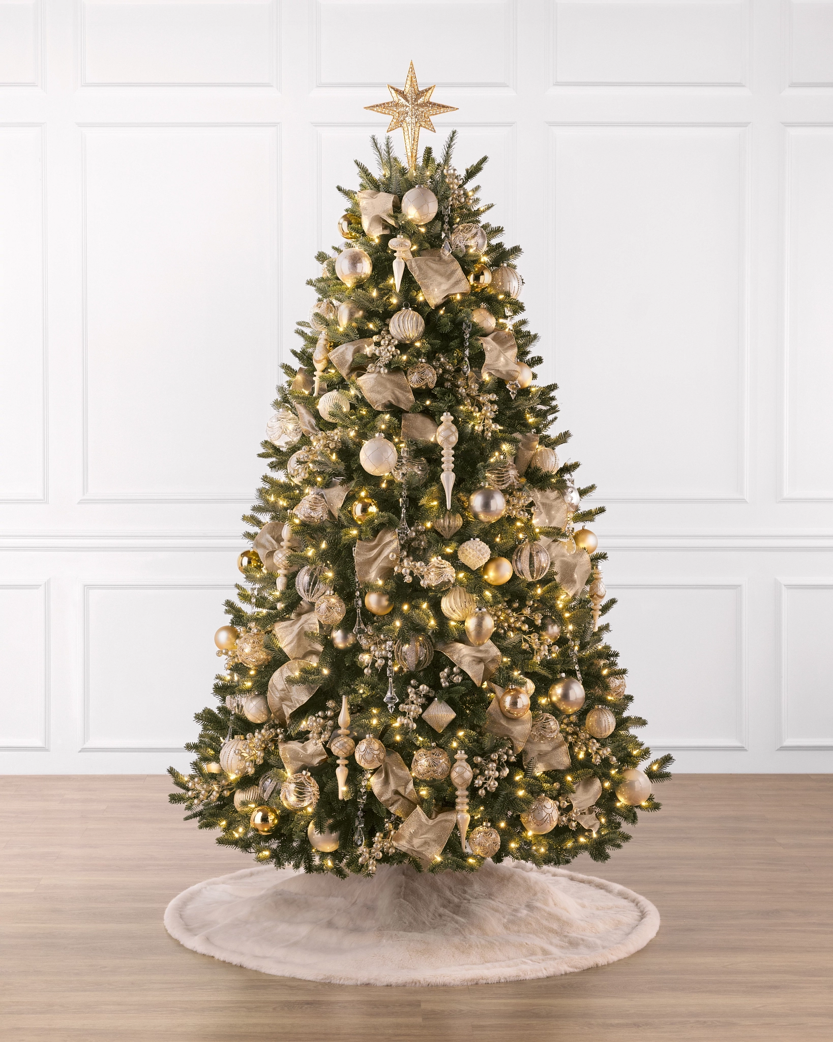 What Color Christmas Tree Decorations Go With White Lights: Stunning Ideas