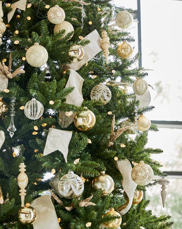 Rockefeller Pine Artificial Christmas Tree | Balsam Hill