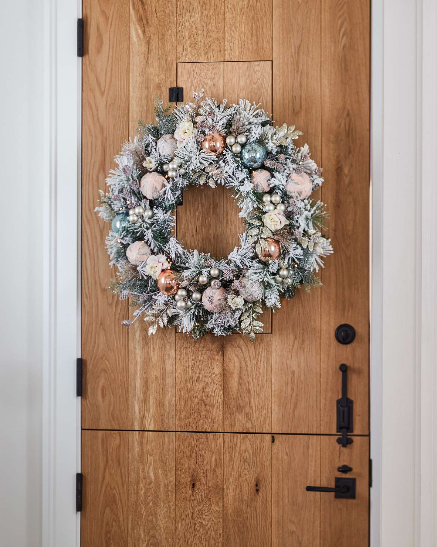 Balsam Hill Winter Wishes Foliage Cosy Christmas Setting
