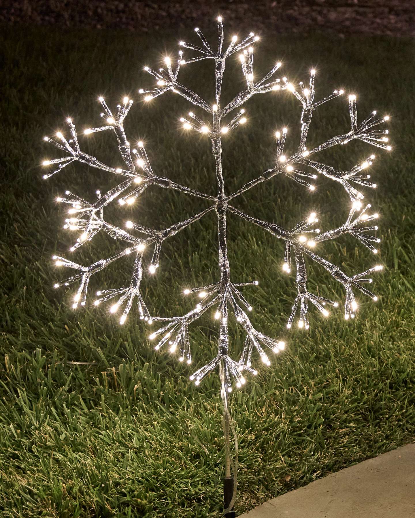 Balsam Hill Outdoor Snowflake Pathway Lights Set of 4 Closeup View