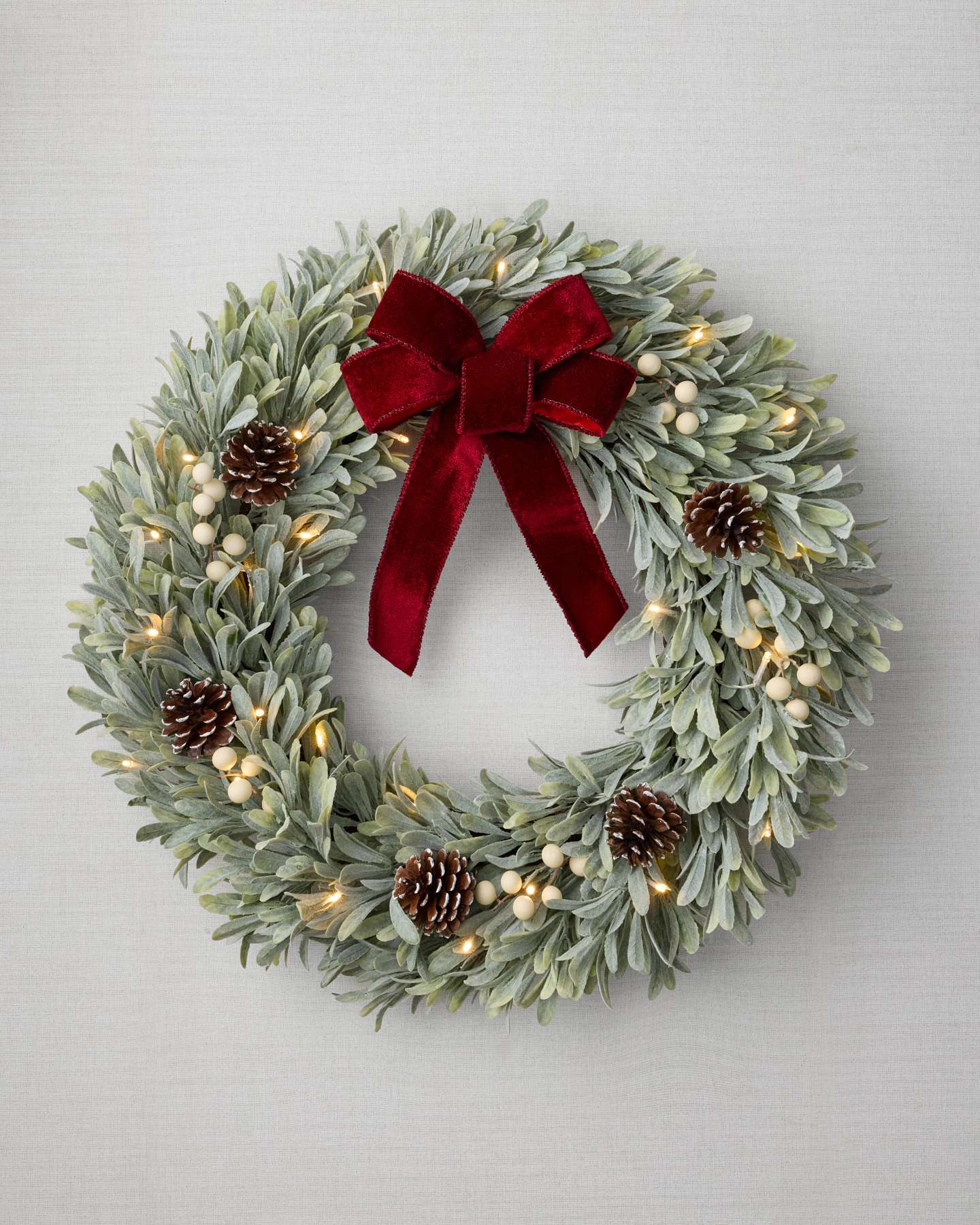 26" Winterberry Mistletoe Wreath