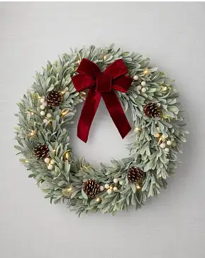 Winterberry Mistletoe Wreath Winterberry Mistletoe Wreath