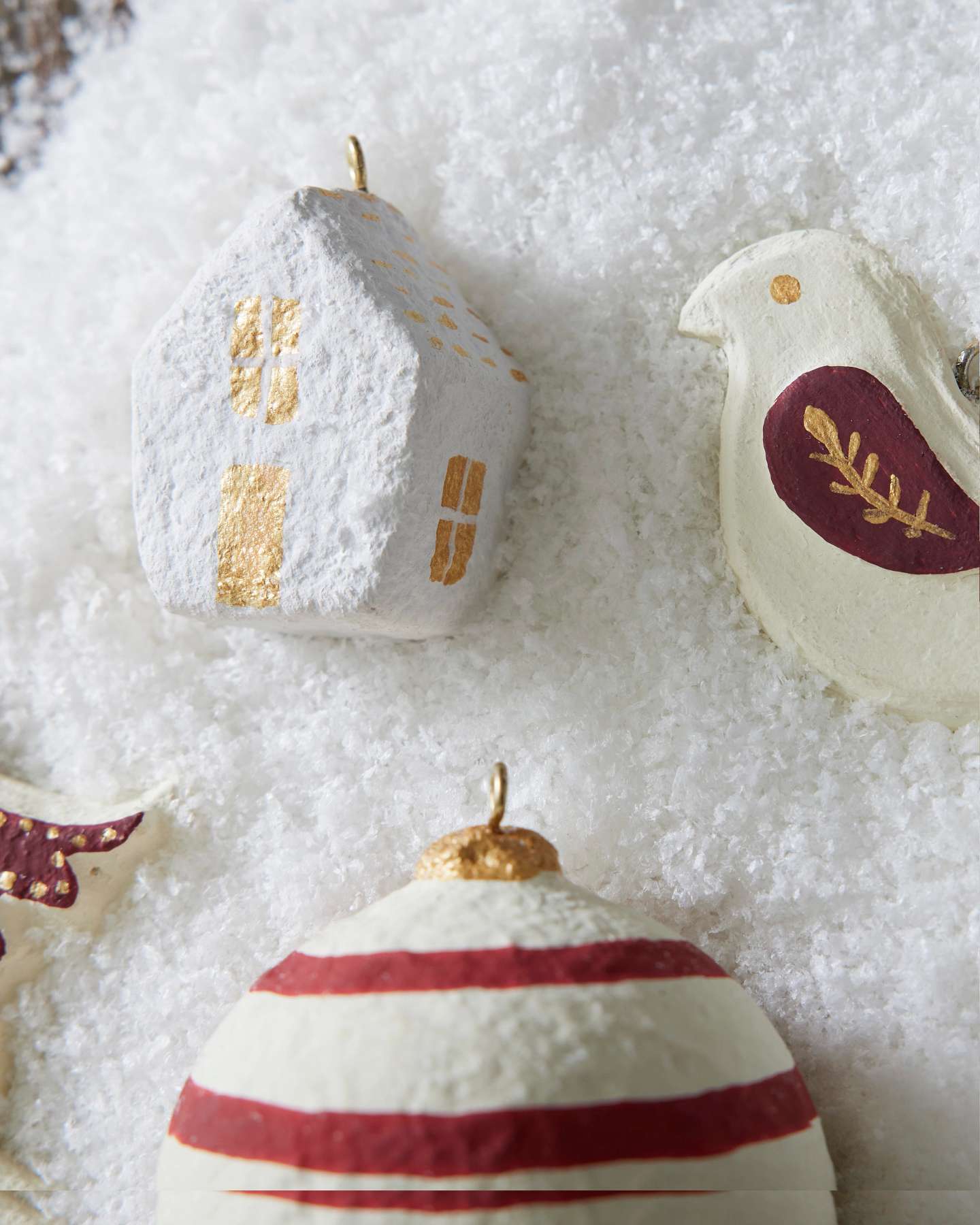 Festive Katran Houses Ornament Set