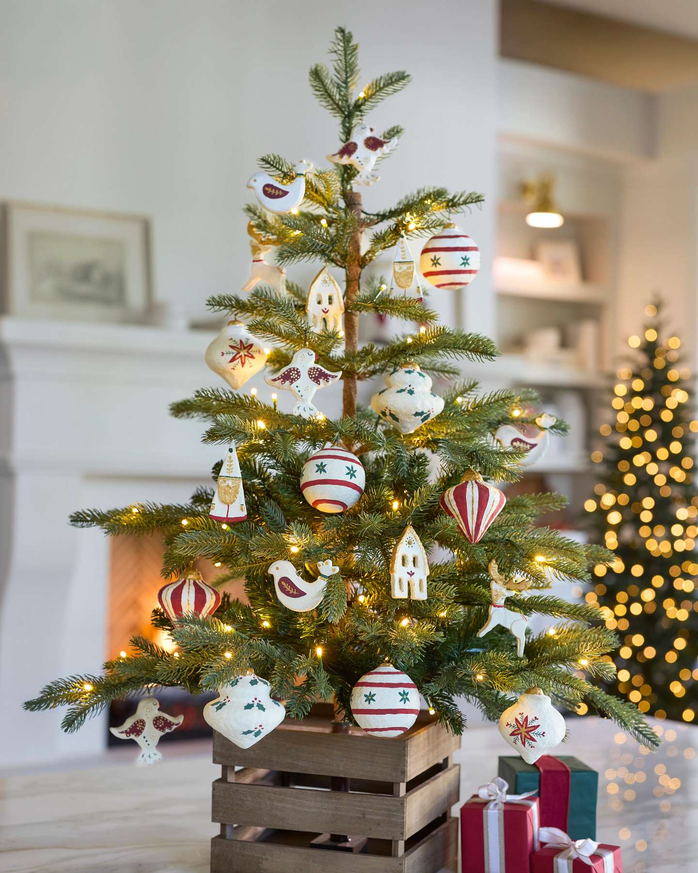 Festive Katran Houses Ornament Set