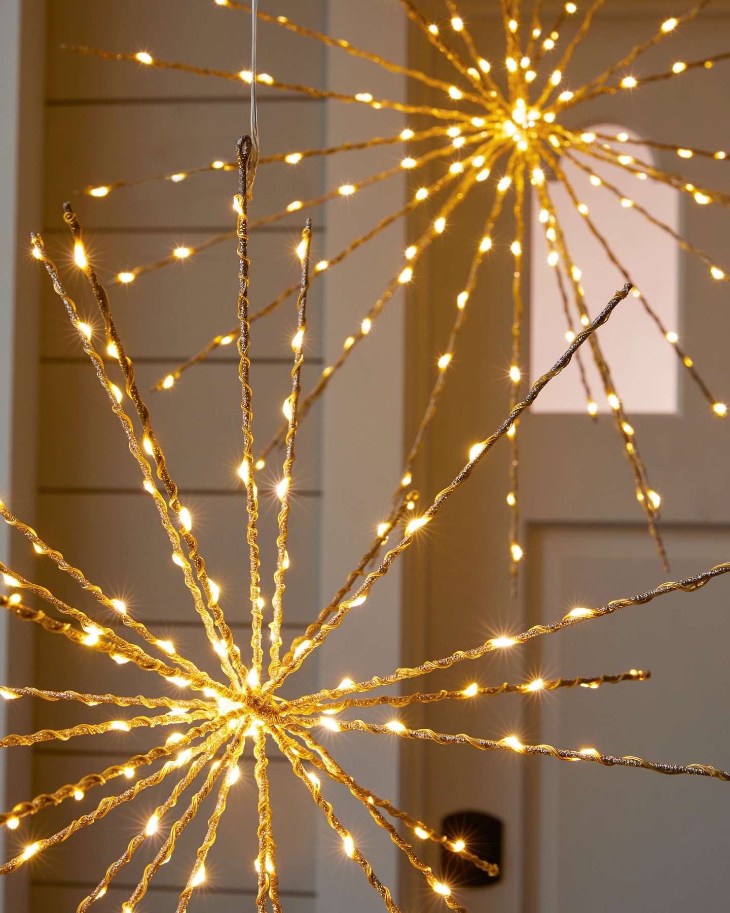 Balsam Hill Champagne Outdoor Starburst Twinkle Lights Set of 2 Closeup