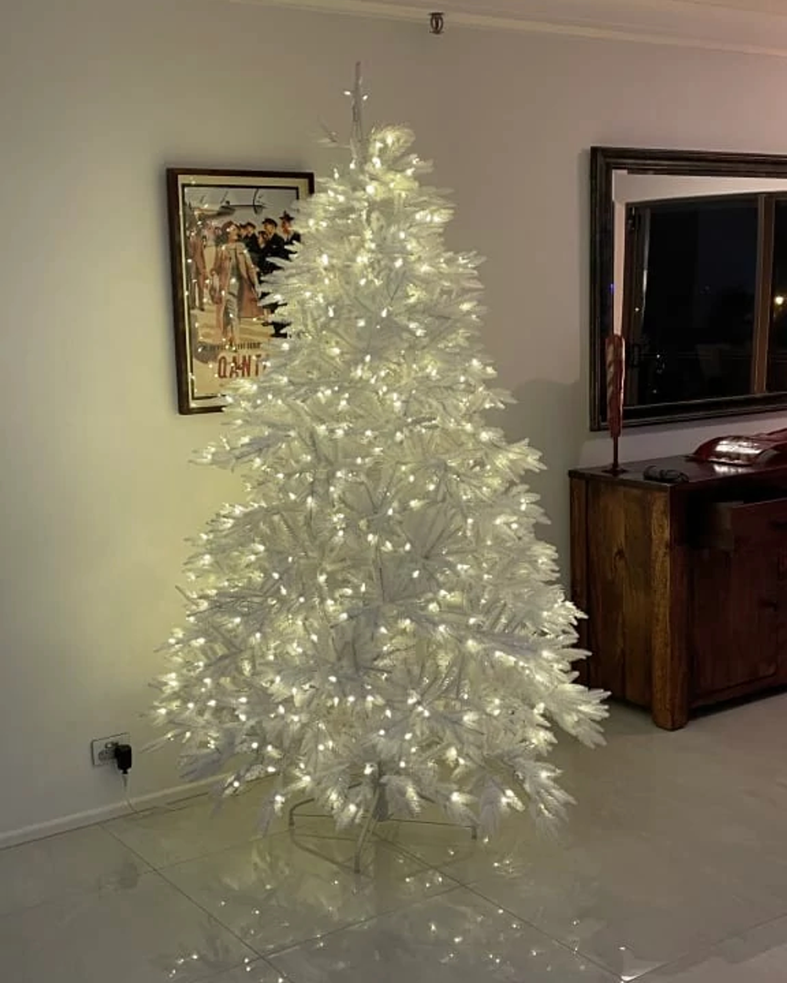 White christmas trees with lights deals