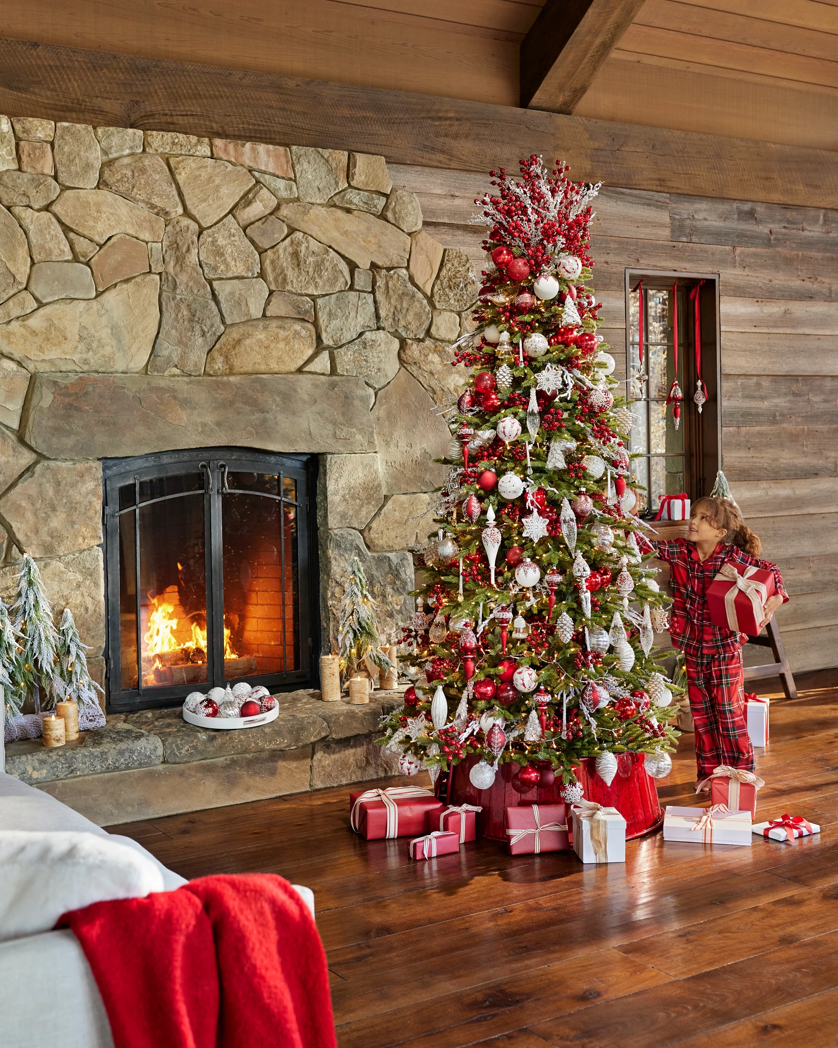 BH Norway Spruce by Balsam Hill Lifestyle 15