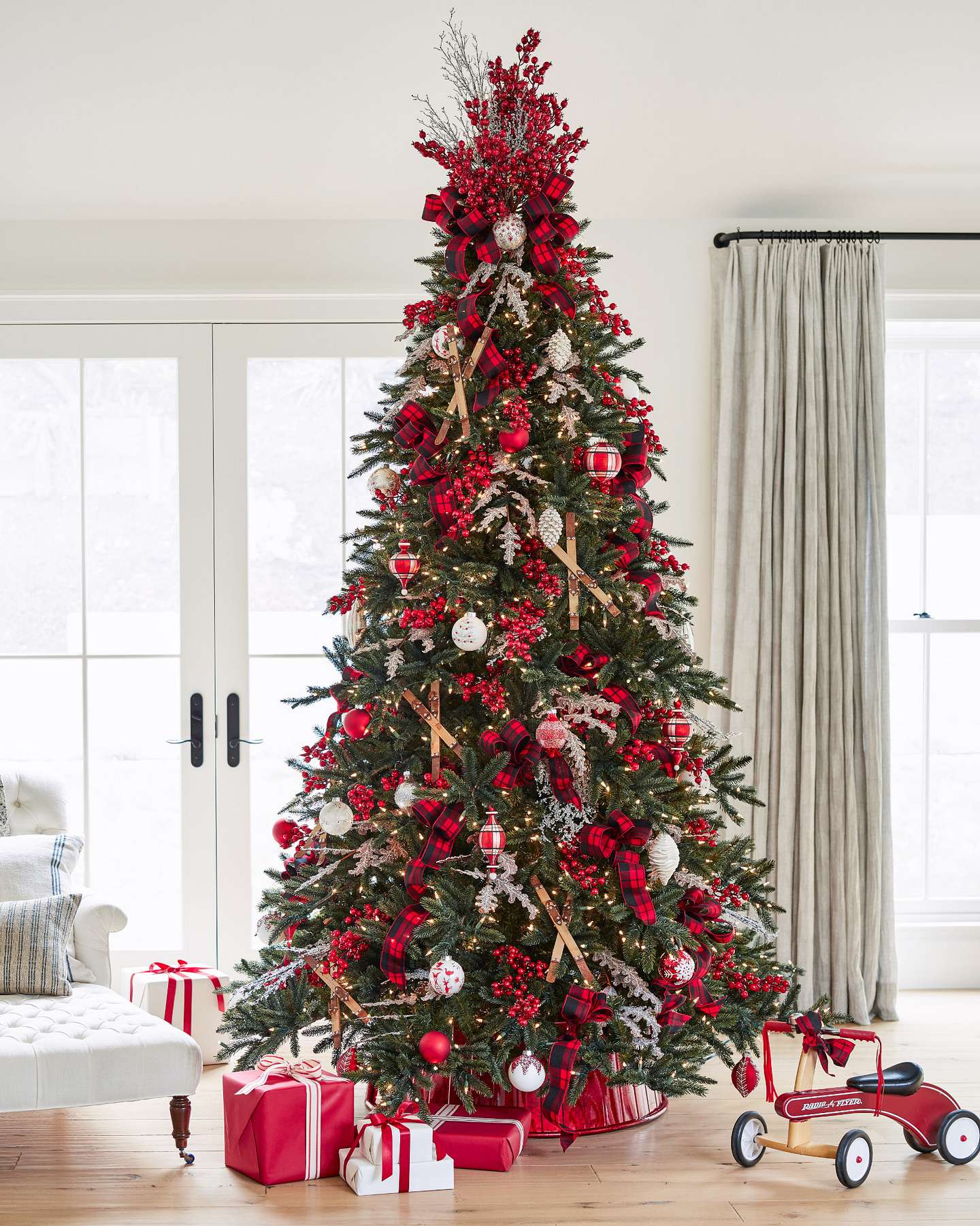 Balsam Hill Red Berry Bouquet Christmas Tree Topper in Holiday Decor