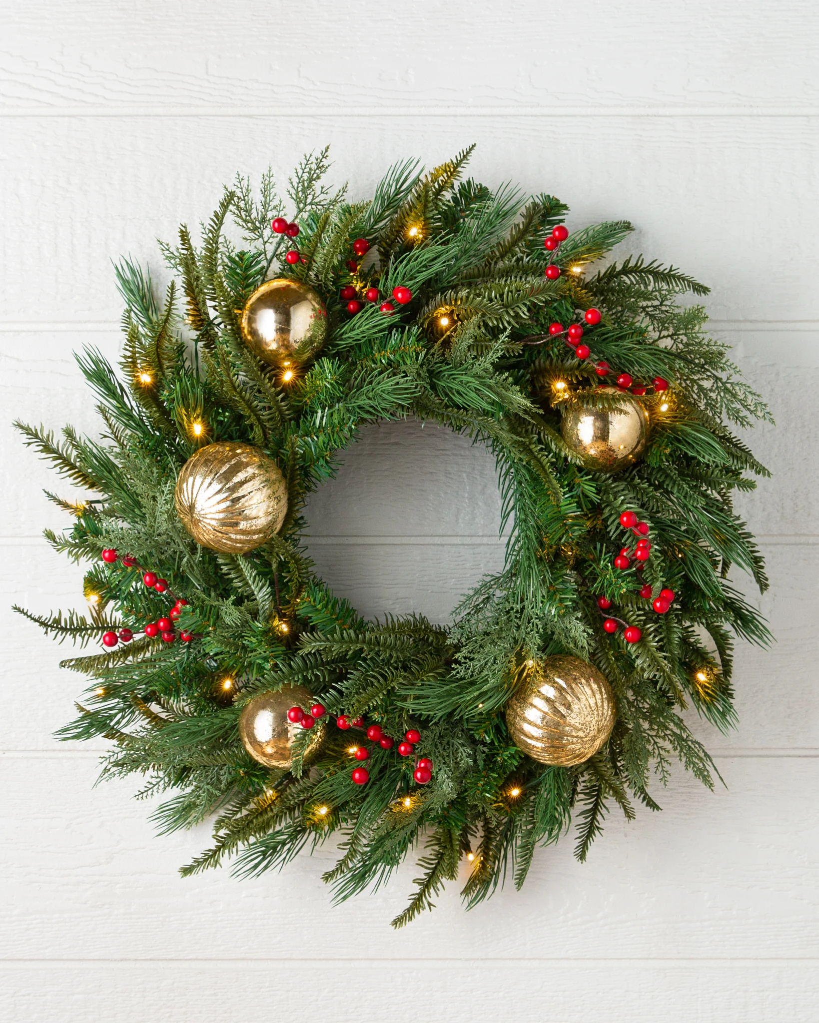 Outdoor Pine Peak Holiday Wreath