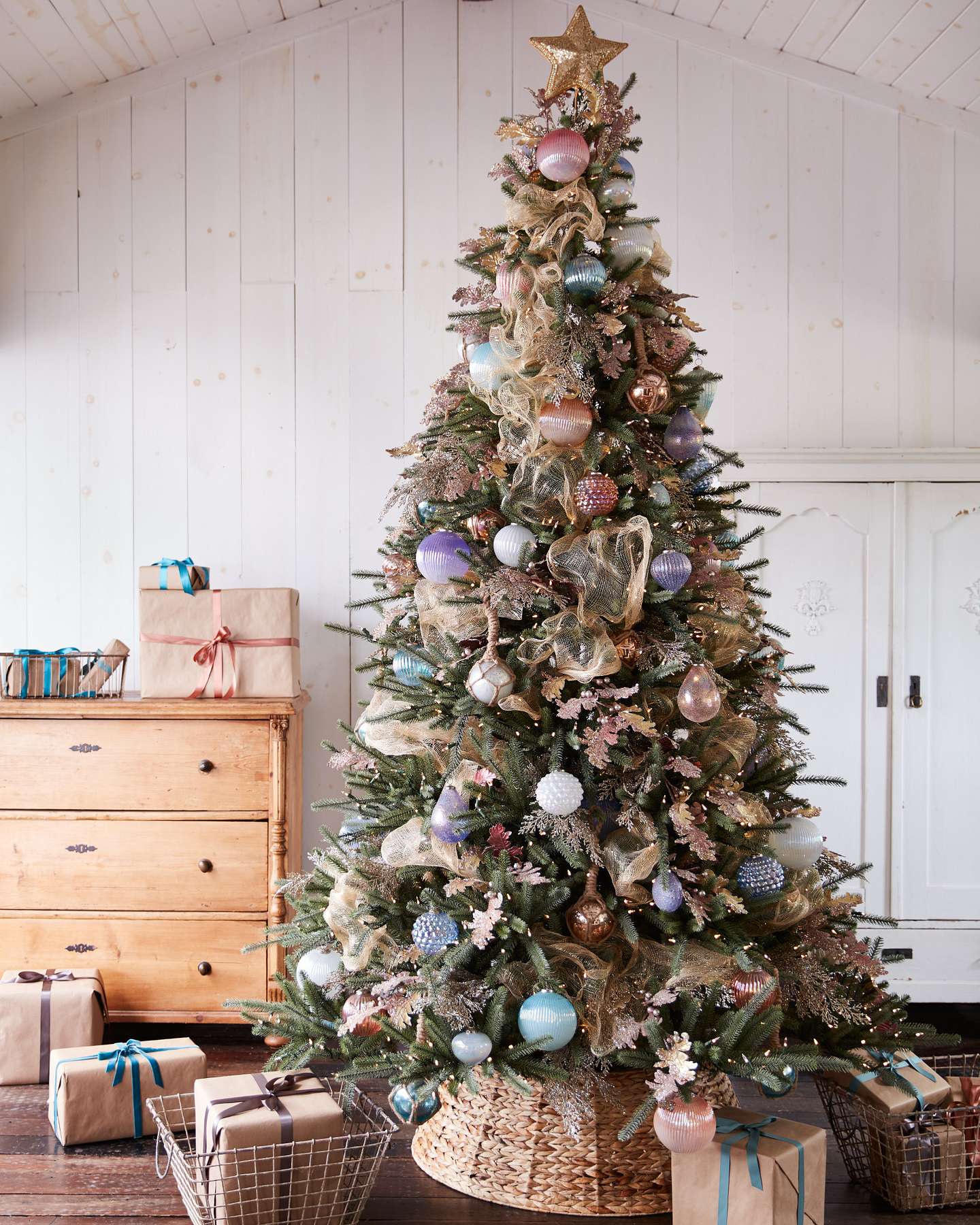 Balsam Hill Star Beaded Artificial Christmas Tree Topper Stunning Lifestyle Display