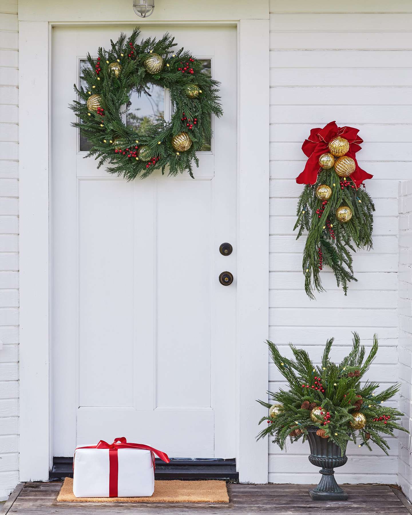 Balsam Hill Pine Peak Holiday Artificial Christmas Wreath in Home Setting