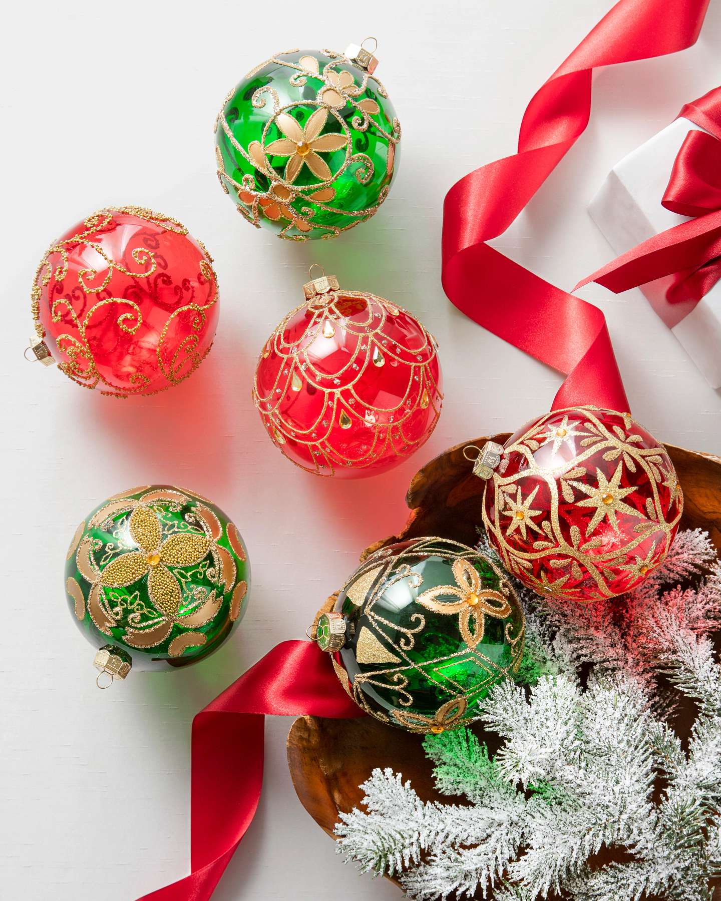 Balsam Hill Christmas Cheer Jumbo Christmas Ornament Set of 6 Display