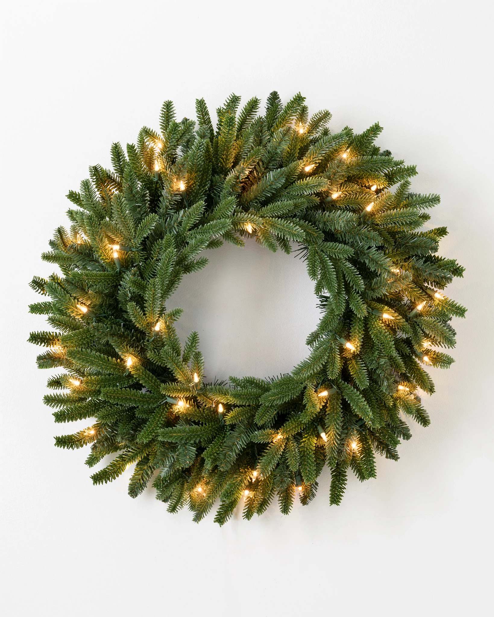 BH Fraser Fir Wreath 26in LED Clear by Balsam Hill SSC