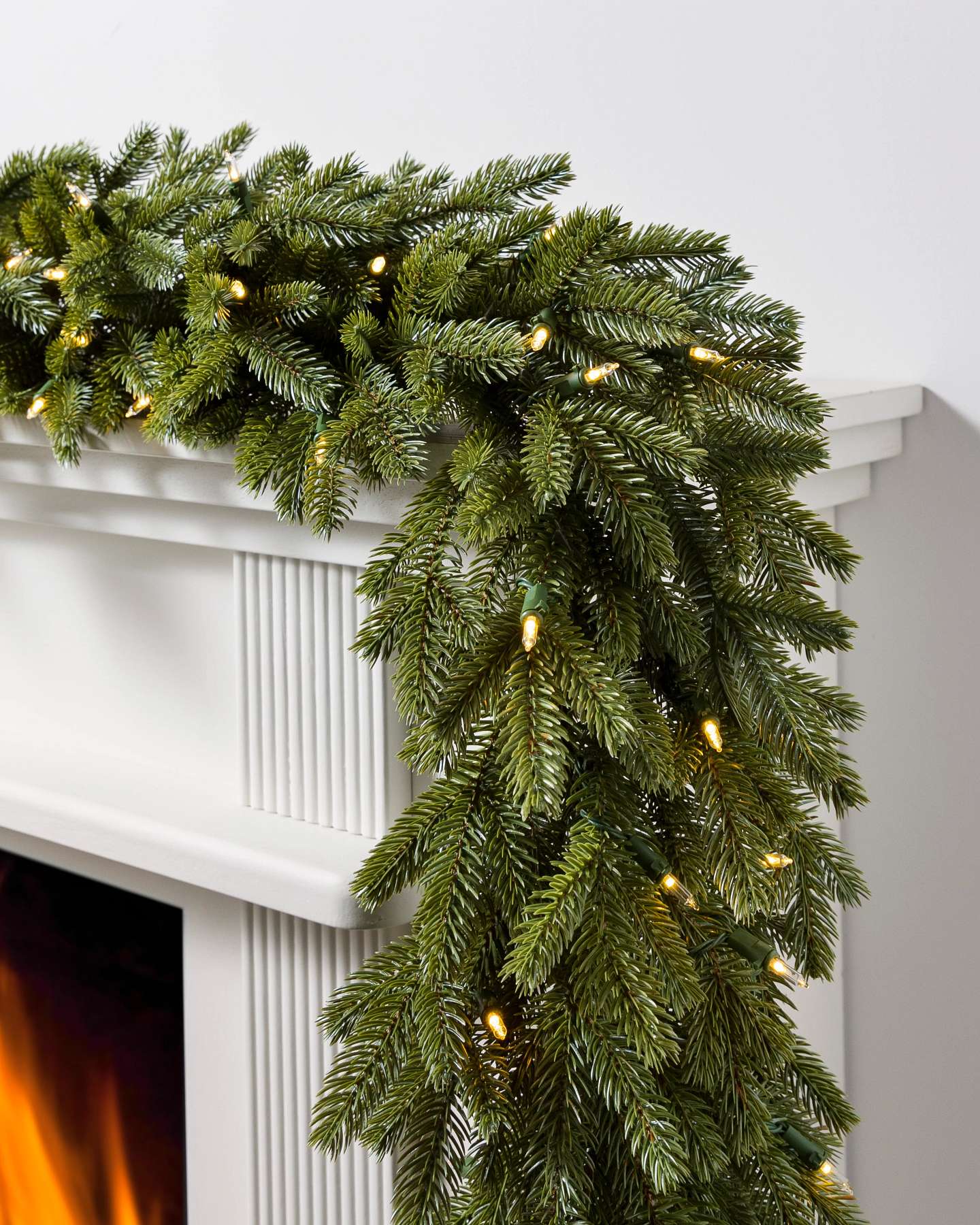 Balsam Hill Weihnachtsgirlande Norwegische Rotfichte, 3 m | LED-Lichterkette