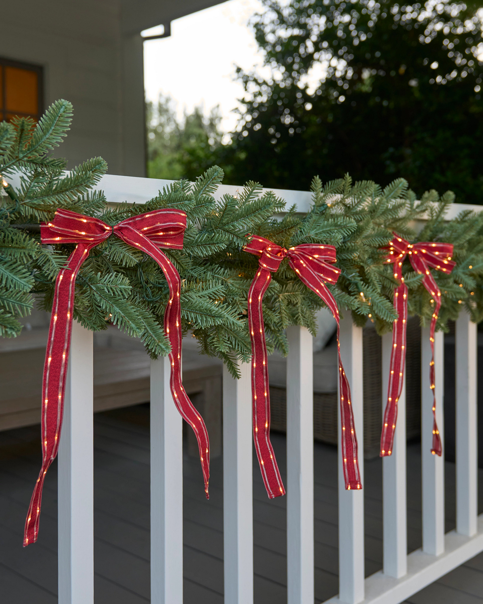 Lit Bows Christmas Garland