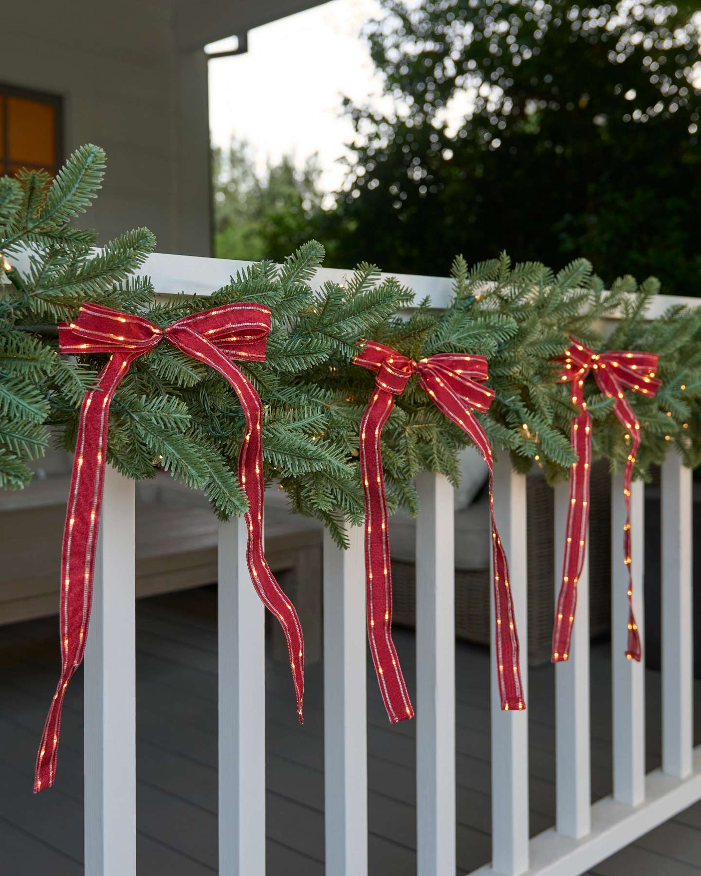 Lit Bows Christmas Garland