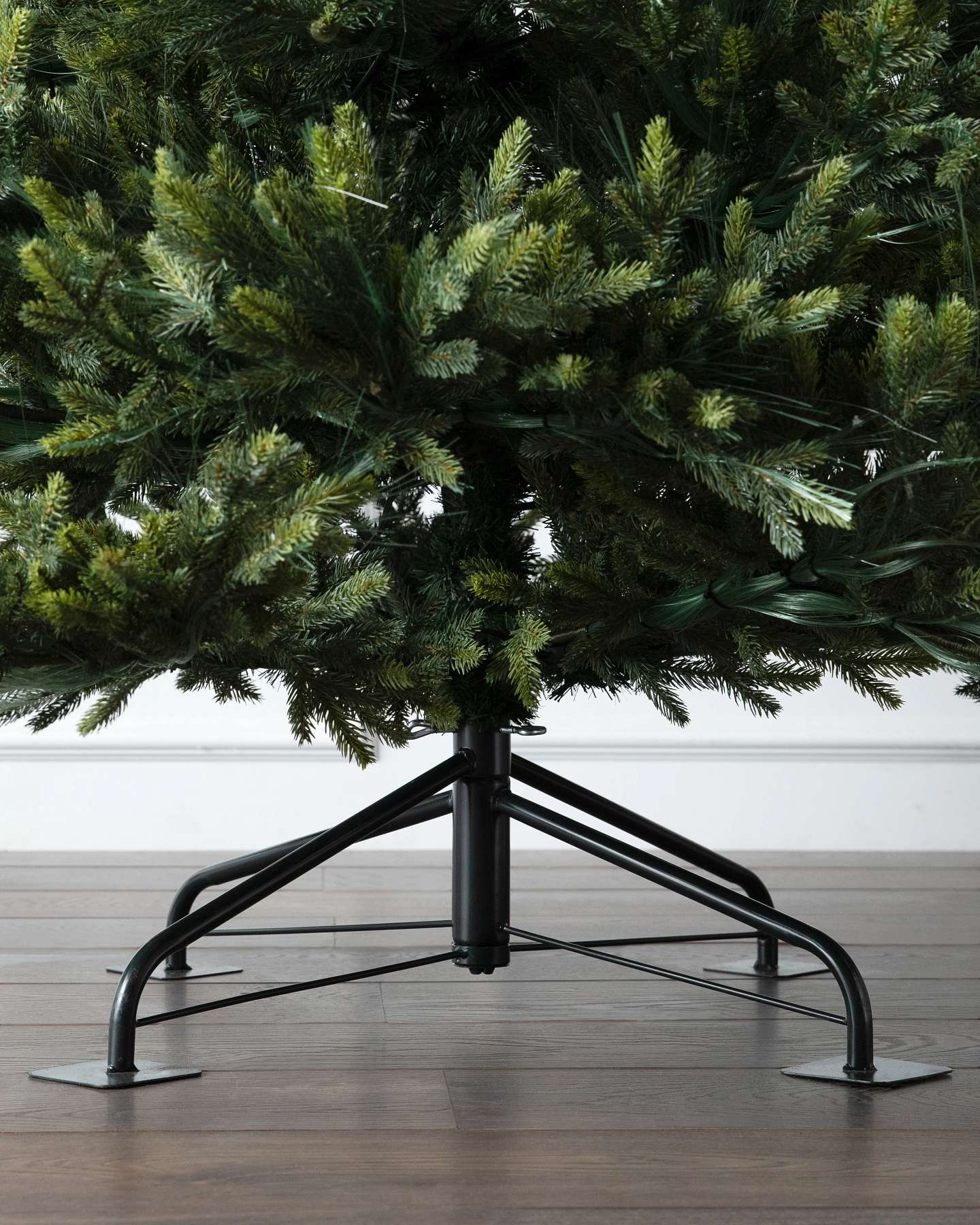 Balsam Hill Broadway Fiber Optics Artificial Christmas Tree Stand Special Feature