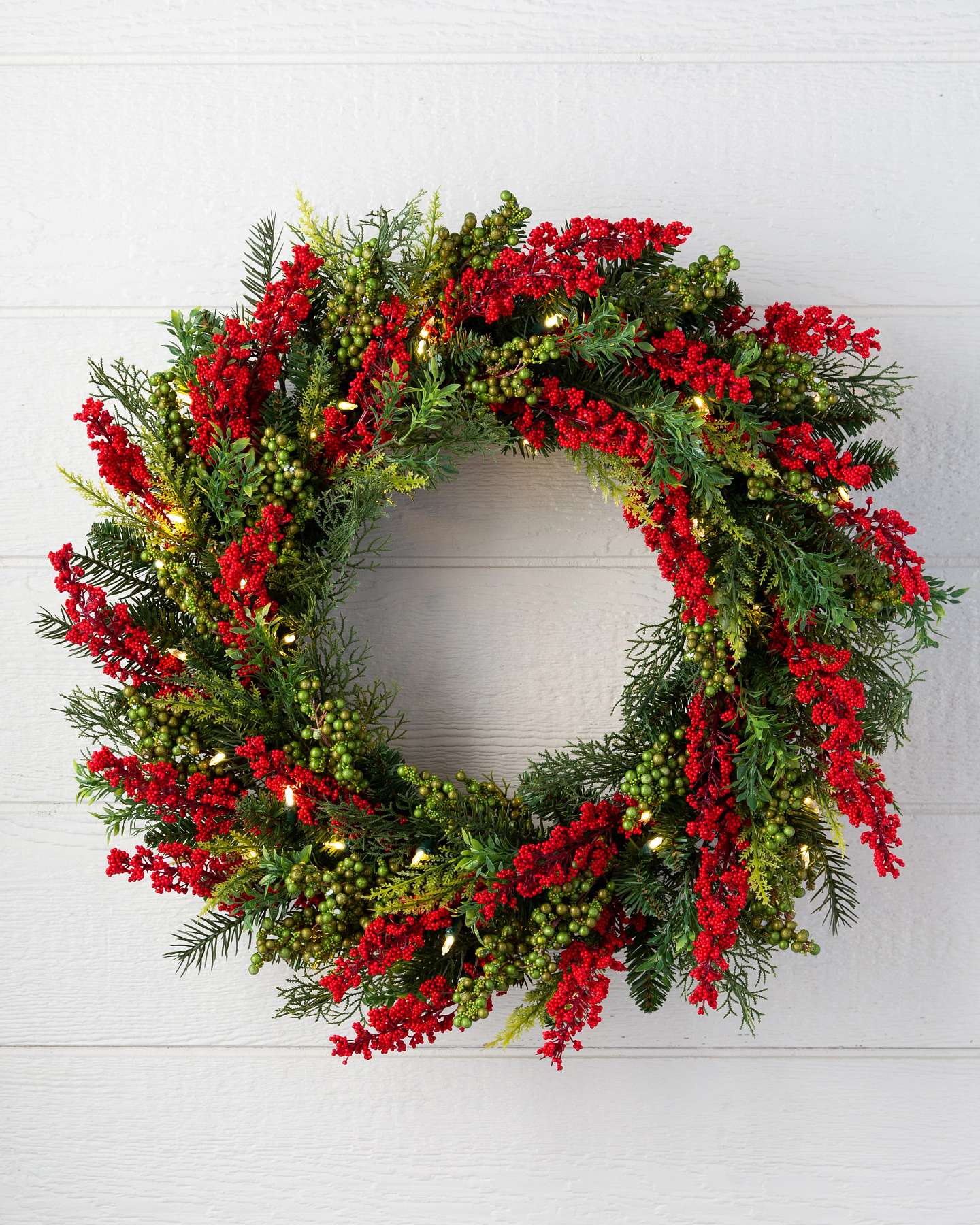 Balsam Hill Outdoor Berry Burst 28-Inch Artificial Christmas Wreath LED Display