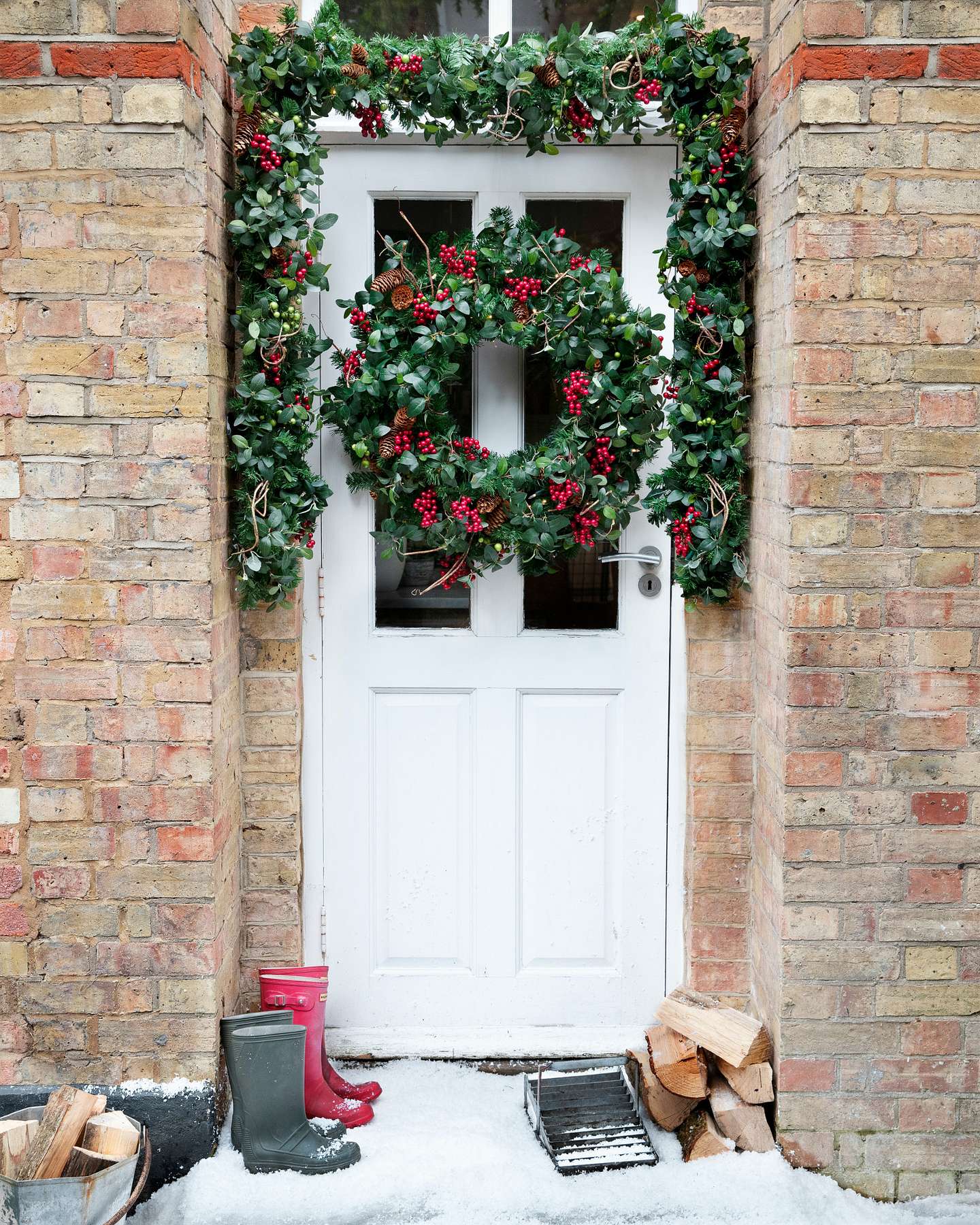 Bay Laurel with Mixed Berries by Balsam Hill Lifestyle 40