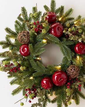 Festlicher Weihnachtskranz Norwegische Rotfichte Festlicher Weihnachtskranz Norwegische Rotfichte