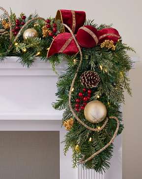 Royal Heirloom Garland Royal Heirloom Garland