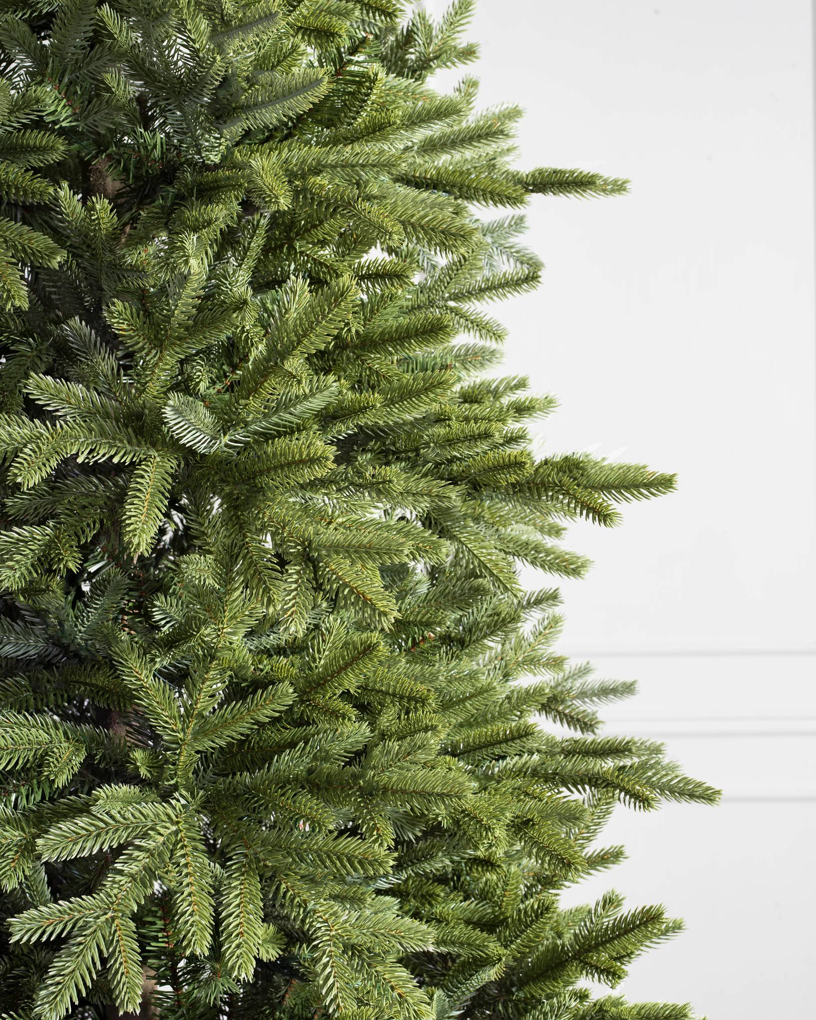 BH Norway Spruce™ Artificial Christmas Tree Balsam Hill®