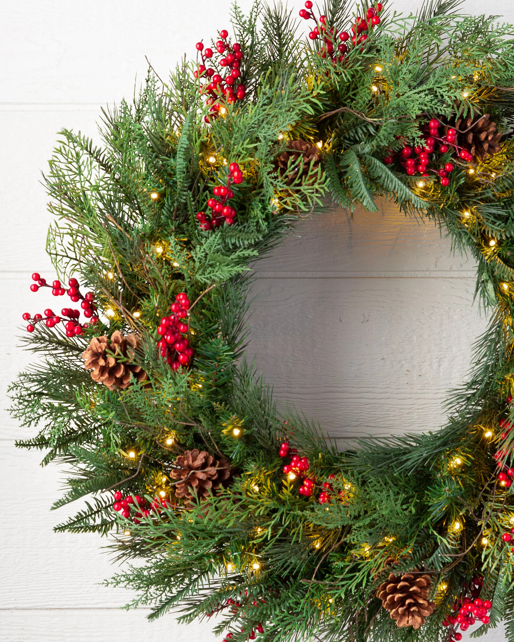 Outdoor Red Berry Pine Wreath