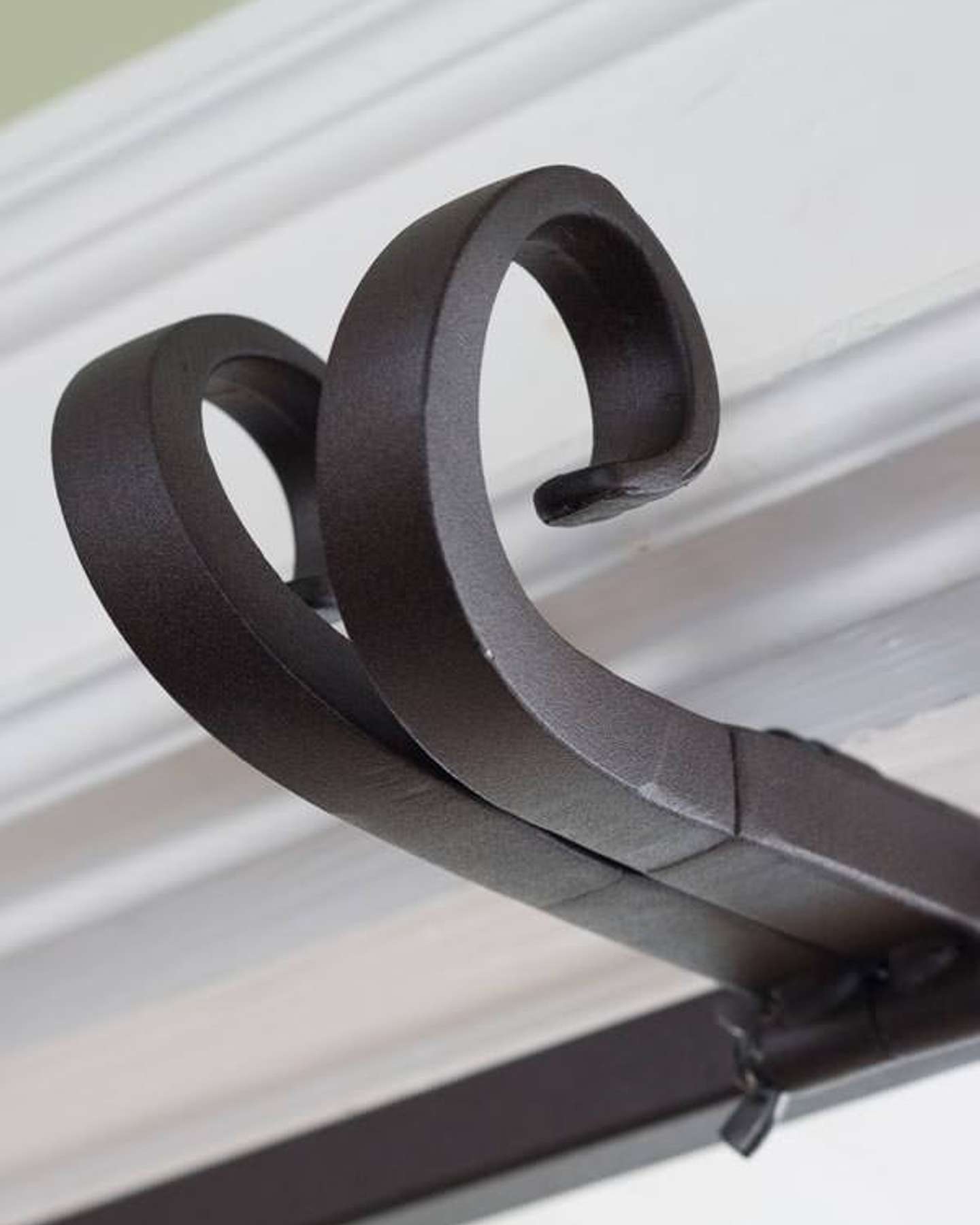 Fixation de guirlande pour porte, taille standard Balsam Hill | Détails