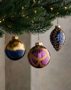 Amethyst & Sapphire Glass Bauble Set Amethyst & Sapphire Glass Bauble Set