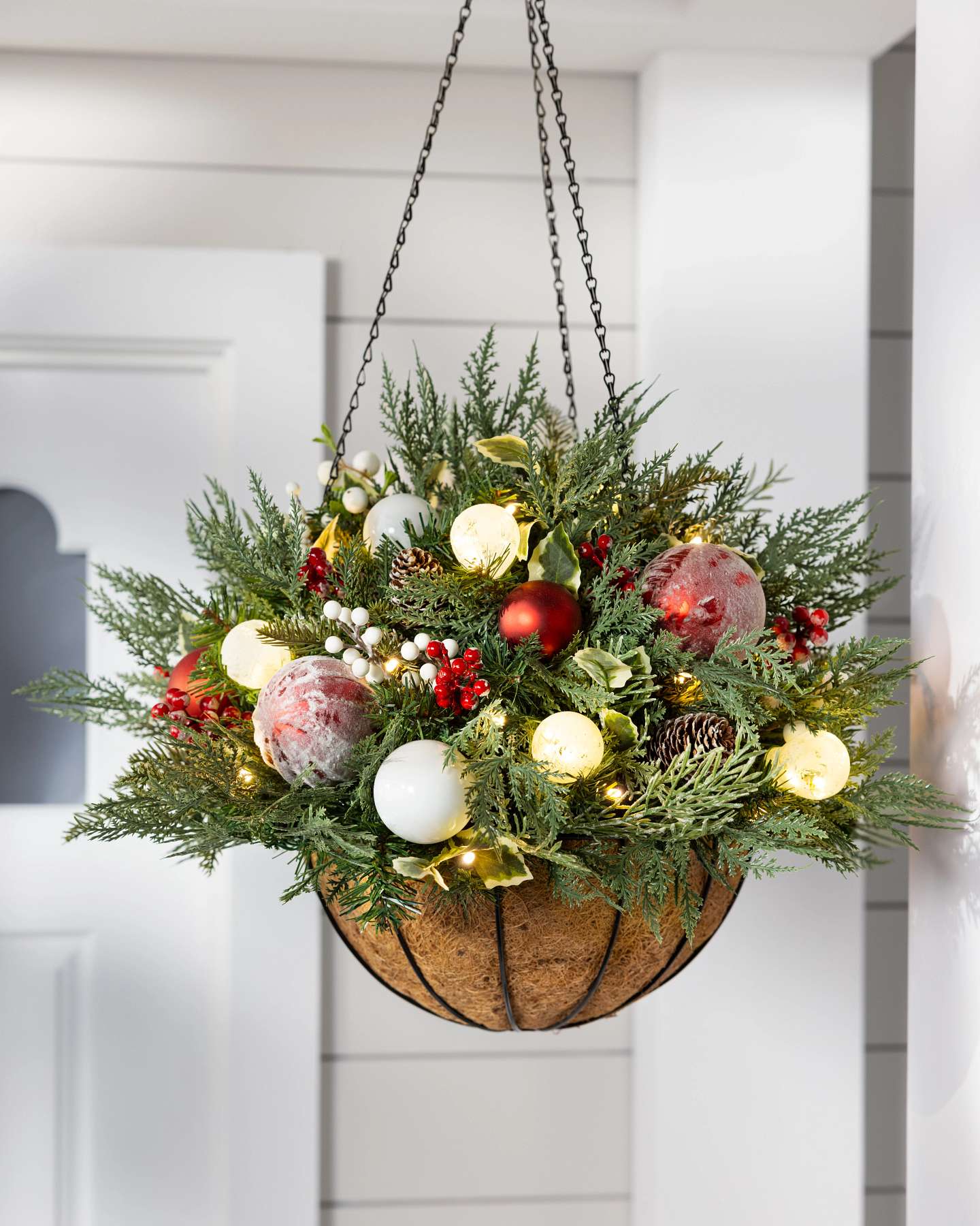 Balsam Hill Outdoor Lit Nordic Splendor Artificial Christmas Hanging Basket LED