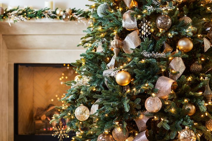 Elegant Christmas Tree Decorated with Velvet Ribbon & Glass Ornaments