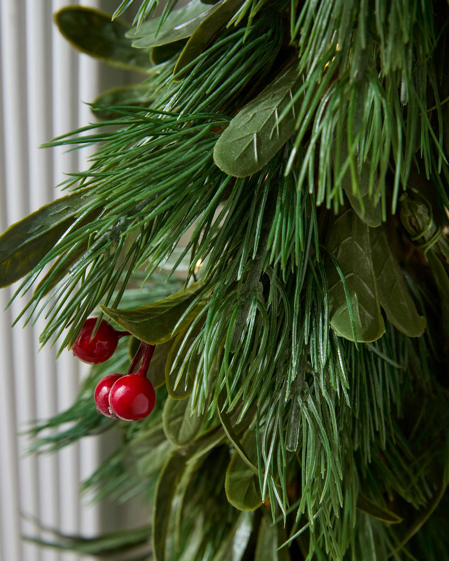 10' Red Berry Mistletoe Garland
