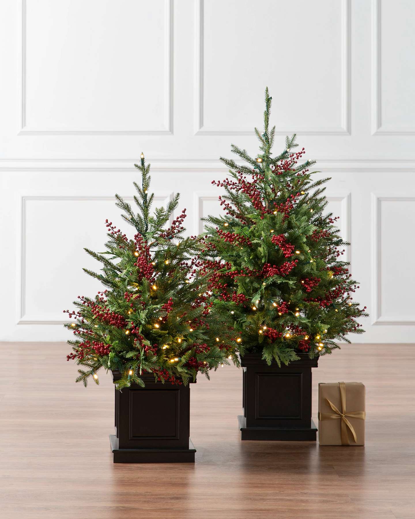 Balsam Hill Outdoor Red Berry Evergreen Potted Artificial Christmas Tree Entryway Look